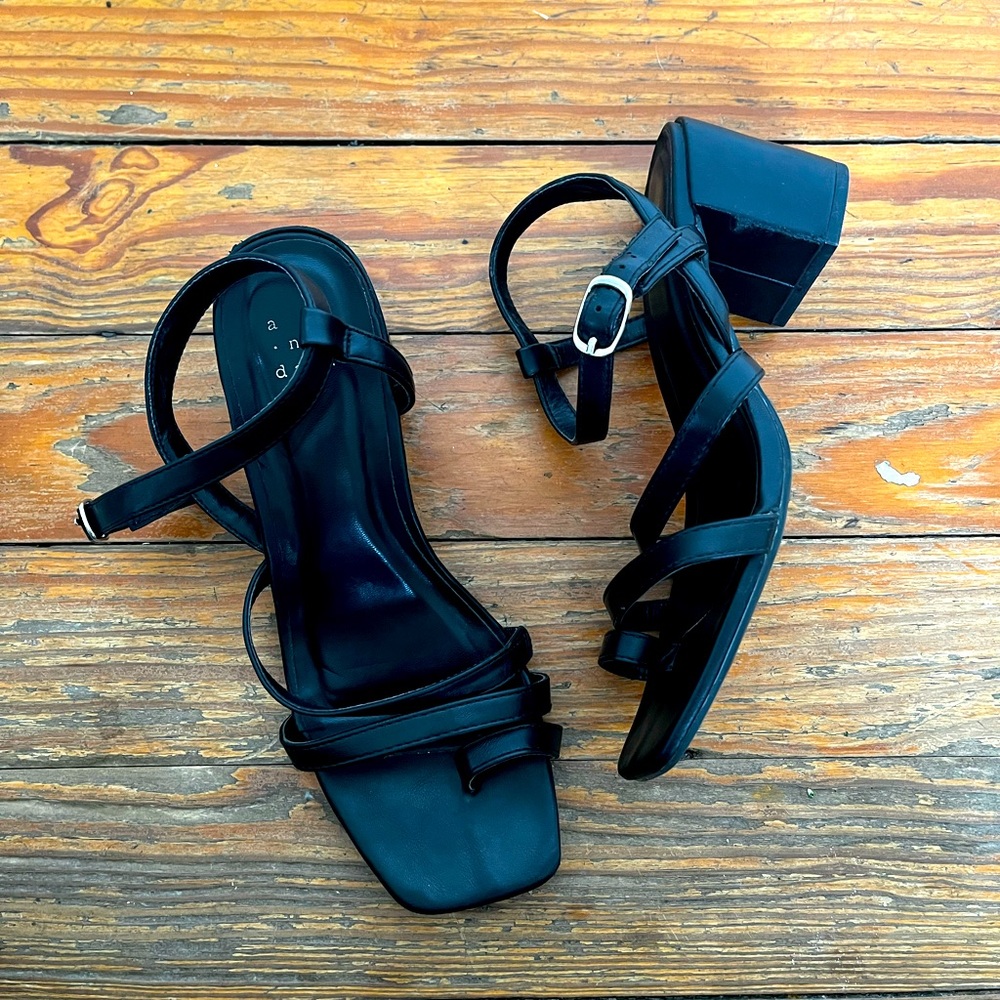 ❤️SOLD❤️Block heel strappy sandals